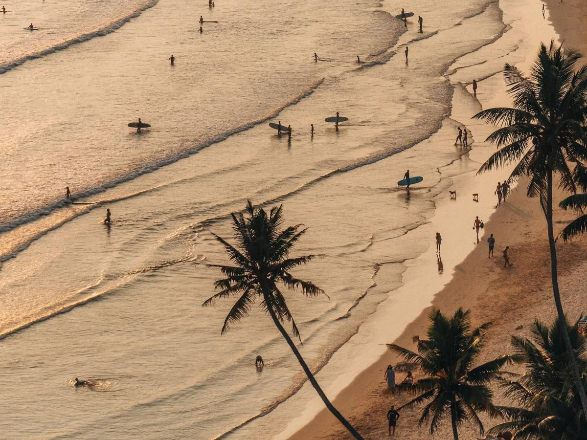 One of the many stunning beaches surrounding Sri Lanka, the pearl of the Indian ocean